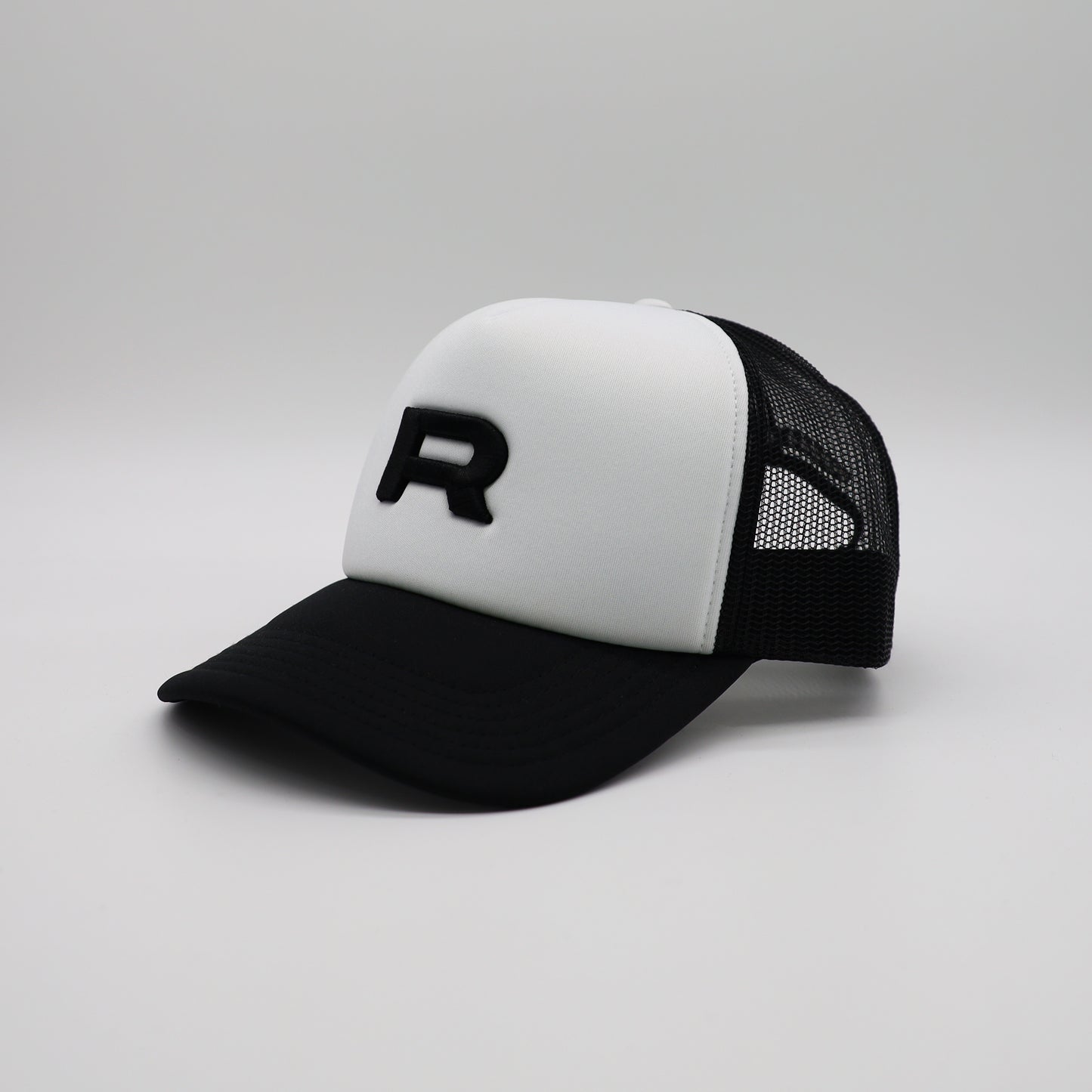 THE R-CLASSIC TRUCKER HAT